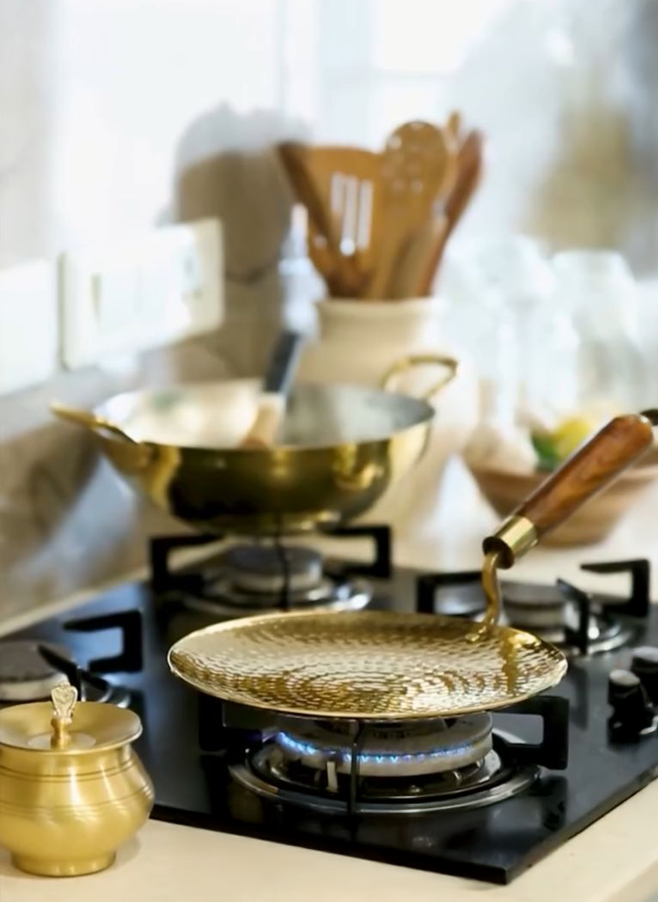 Traditional Brass Tawa | Authentic Dining Collection | 25.5 cm