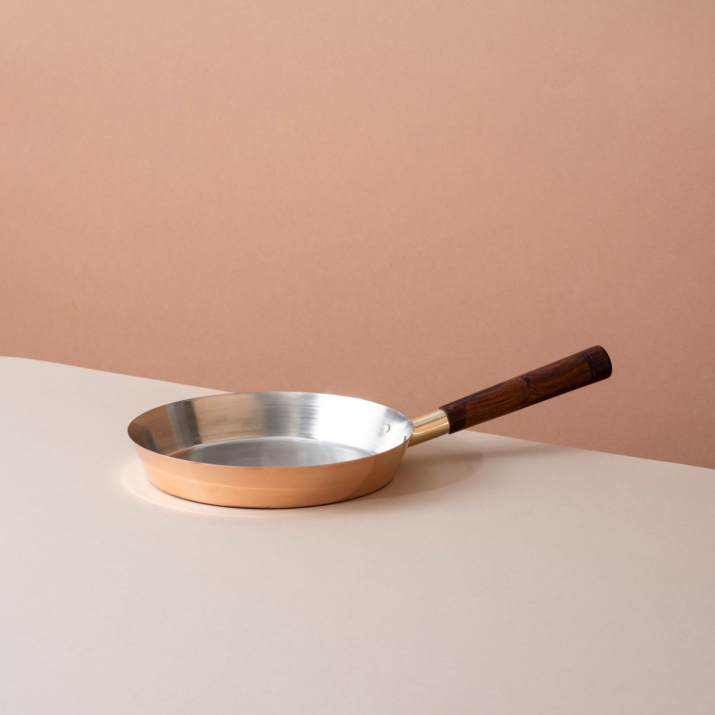 Traditional Copper Fry Pan with Tin Coating and Insulated Handle (तांबा का फ्राई पैन)
