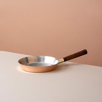 Traditional Copper Fry Pan with Tin Coating and Insulated Handle (तांबा का फ्राई पैन)