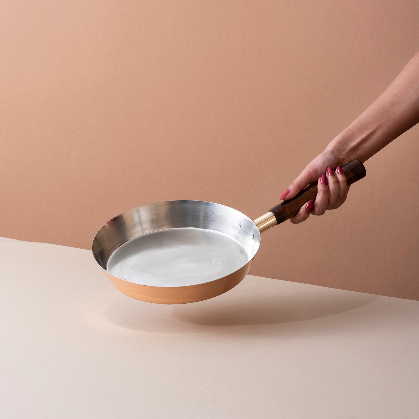 Traditional Copper Fry Pan with Tin Coating and Insulated Handle (तांबा का फ्राई पैन)